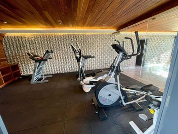 RESIDENCIA EN VENTA CON ALBERCA EN CLÚSTER 777