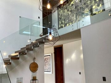 RESIDENCIA EN VENTA CON ALBERCA EN CLÚSTER 777