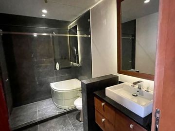 RESIDENCIA EN VENTA CON ALBERCA EN CLÚSTER 777