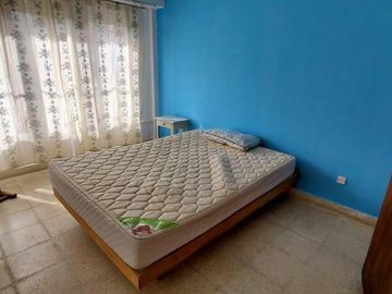 CASA AMERICANA DE 4 AMBIENTES SOBRE LOTE DE 220m2 EN FORTUNATO DE LA PLAZA