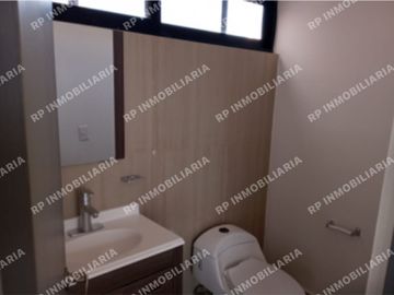 Casa en renta tres recámaras y amplio sótano en Pedregal de Schoenstatt.