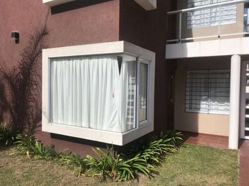 Casa PH en venta en Costa Azul