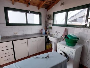 PH 4 AMB CON DEP. Y TERRAZA SIN EXP. 154m2 Tot. EN VENTA EN FLORES FRENTE A PLAZA -TODO LUZ