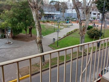 PH 4 AMB CON DEP. Y TERRAZA SIN EXP. 154m2 Tot. EN VENTA EN FLORES FRENTE A PLAZA -TODO LUZ