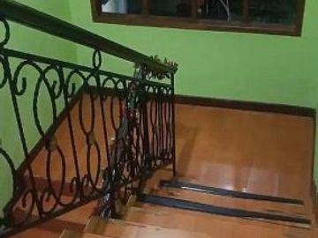 SEWA Rumah Pondok Labu semifurnish 2lantai minimal 2tahun sewa cash dimuka