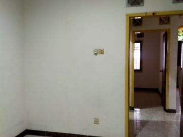 Rumah Disewakan Lokasi di Wisma Medokan, Rungkut Surabaya