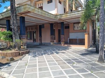 HUNIAN MEWAH PALING LUAS DEKAT PUSAT KOTA PURWOREJO