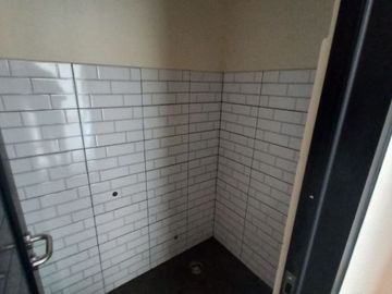 RUMAH SIAP HUNI CANTIK 2 LANTAI DEKAT ALUN-ALUN KIDUL