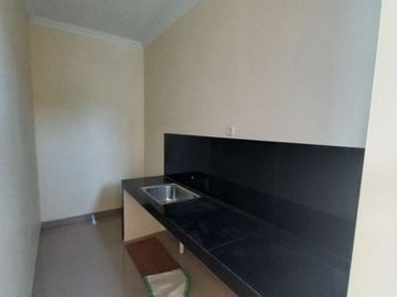 RUMAH SIAP HUNI CANTIK 2 LANTAI DEKAT ALUN-ALUN KIDUL