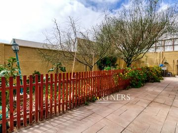 Casa de 3 dormitorios más servicios en Jardines del Sur