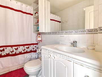 Casa de 3 dormitorios más servicios en Jardines del Sur