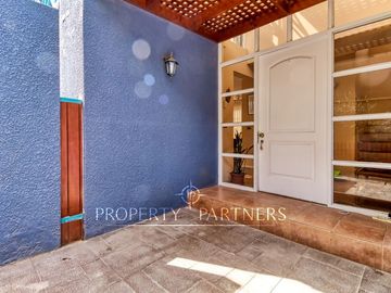 Casa de 3 dormitorios más servicios en Jardines del Sur