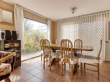 Casa de 3 dormitorios más servicios en Jardines del Sur