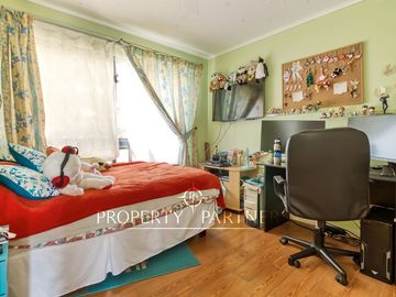 Casa de 3 dormitorios más servicios en Jardines del Sur