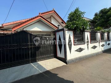 Best Price Rumah 1 Lantai dengan Halaman Luas di Pangkalan Jati