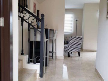 espectacular casa de venta a 10 minutos del centro Comercial el dorado/ urb. Casa Laguna