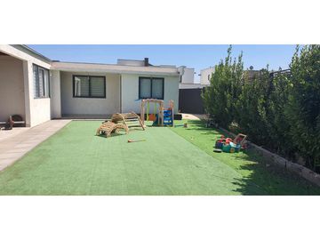 CASA EN CONDOMINIO SANTA CATALINA-AVENIDA DEL VALLE