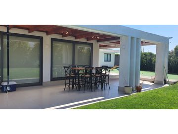 CASA EN CONDOMINIO SANTA CATALINA-AVENIDA DEL VALLE