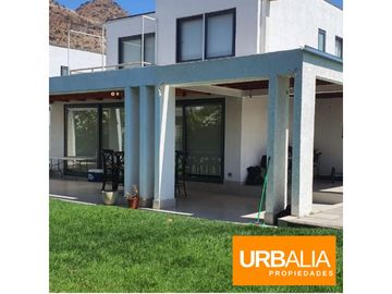 CASA EN CONDOMINIO SANTA CATALINA-AVENIDA DEL VALLE