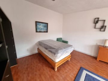 Se vende casa con jardín en San Lucas Xochimanca, Xochimilco, CDMX.
