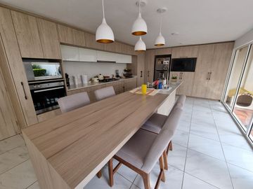 Se vende casa con jardín en San Lucas Xochimanca, Xochimilco, CDMX.