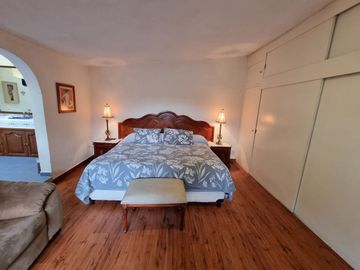 Se vende casa con jardín en San Lucas Xochimanca, Xochimilco, CDMX.
