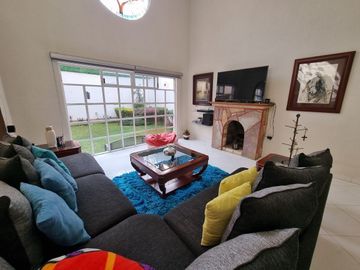 Se vende casa con jardín en San Lucas Xochimanca, Xochimilco, CDMX.