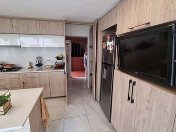 Se vende casa con jardín en San Lucas Xochimanca, Xochimilco, CDMX.