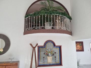 Se vende casa con jardín en San Lucas Xochimanca, Xochimilco, CDMX.