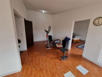 Se vende casa con jardín en San Lucas Xochimanca, Xochimilco, CDMX.