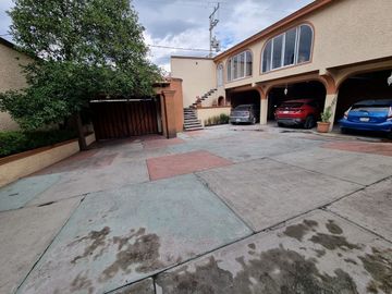 Se vende casa con jardín en San Lucas Xochimanca, Xochimilco, CDMX.