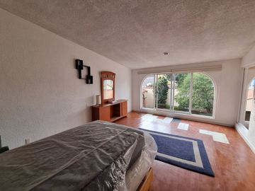 Se vende casa con jardín en San Lucas Xochimanca, Xochimilco, CDMX.