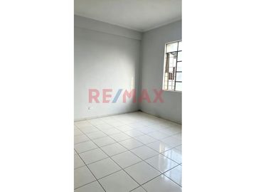 Se Venden 2 Oficinas Juntas – En El Cercado De Lima