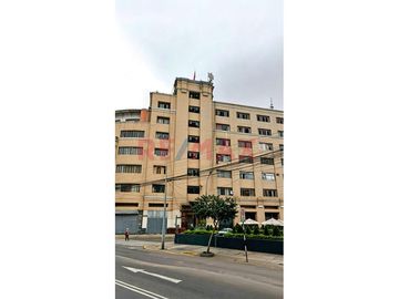 Se Venden 2 Oficinas Juntas – En El Cercado De Lima