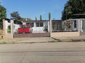 Se Vende Casa con terreno de 619 Mts2 Vía Principal -Vacamonte (H)
