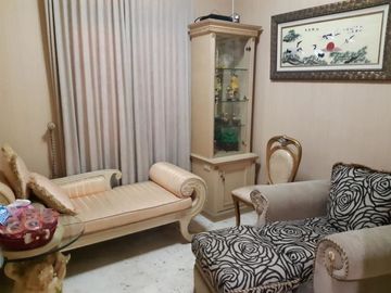 Dijual rumah istimewa di Dian istana surabaya