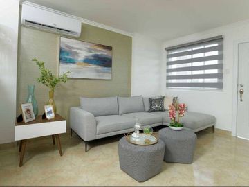Venta de hermosa casa 4 Dormitorios en etapa Floreana  - Casalaguna/km 12 av. León Febres Cordero.