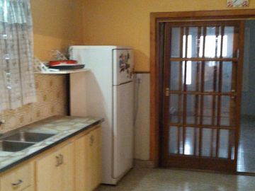 VENDE CASA CON DEPARTAMENTO