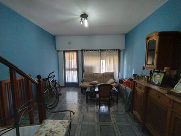 Casa PH en venta en Haedo Norte