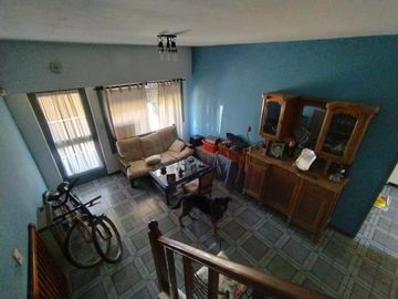 Casa PH en venta en Haedo Norte