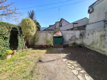 Casa PH en venta en Haedo Norte