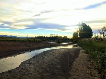 CASA CON TERRENO A LA ORILLA DEL RIO DIAMANTE