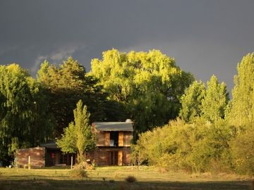CASA CON TERRENO A LA ORILLA DEL RIO DIAMANTE