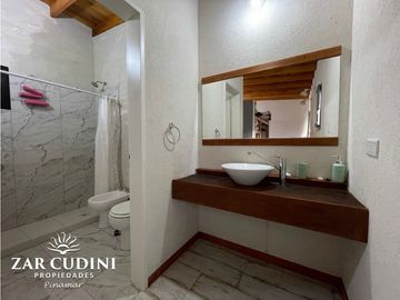 VENTA COSTA ESMERALDA CASA CON PISCINA 4 AMBIENTES