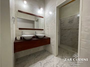 VENTA COSTA ESMERALDA CASA CON PISCINA 4 AMBIENTES
