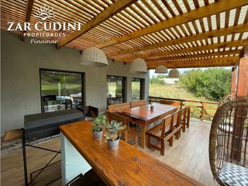 VENTA COSTA ESMERALDA CASA CON PISCINA 4 AMBIENTES
