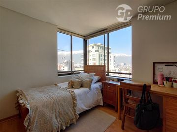 Depto. 3D con Terraza y Vista Despejada Las Condes