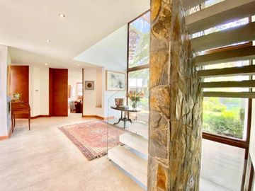 CASA  EN VENTA SAN DAMIAN/ CHARLES HAMILTON / ESTORIL