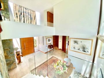 CASA  EN VENTA SAN DAMIAN/ CHARLES HAMILTON / ESTORIL
