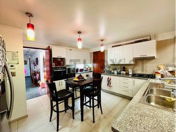 VENTA CASA CONDOMINIO PRIVADO LAS PIRCAS PEÑALOLEN